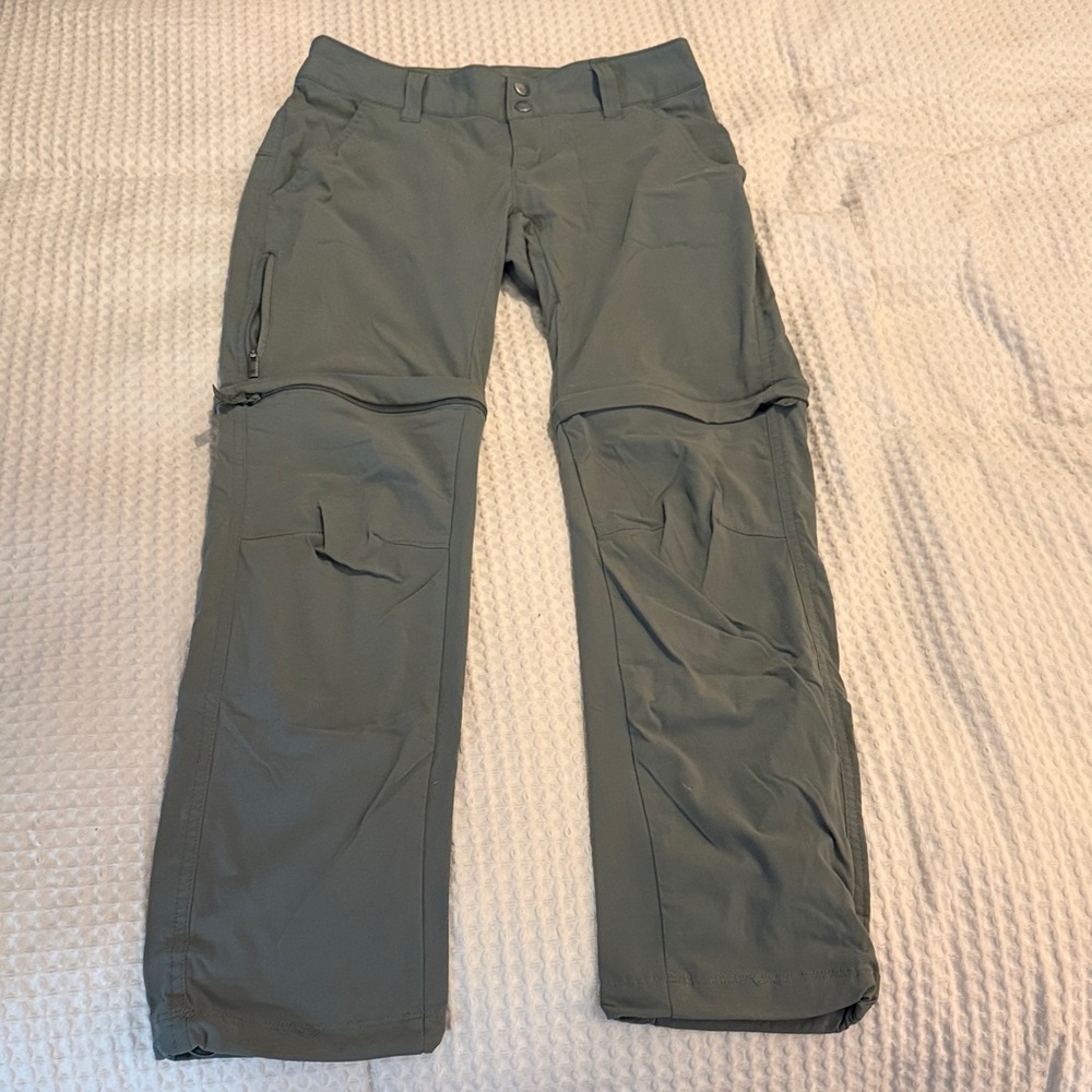 Columbia women’s Cargo Pants in mint green